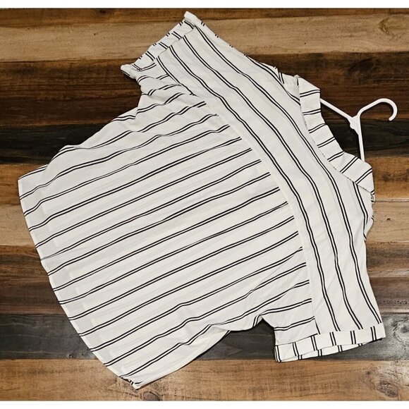 NEW! Francesca's Emory Park Striped V-neck Collared Short Sleeve Cuffed Large - Picture 2 of 8